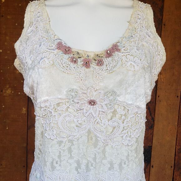 Vintage Romantic Feminine Lace & Velvet Top - Picture 2 of 12